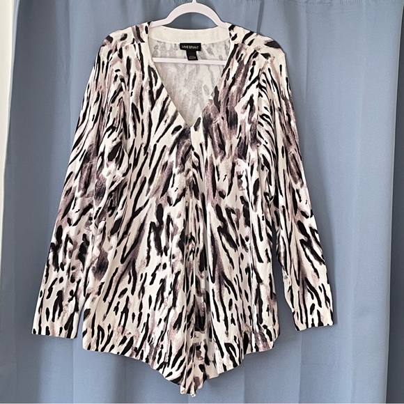 Lane Bryant Animal Print V-Neck Blouse Low High Long Sleeve Cotton Knit Sz 22/24 - Picture 8 of 8